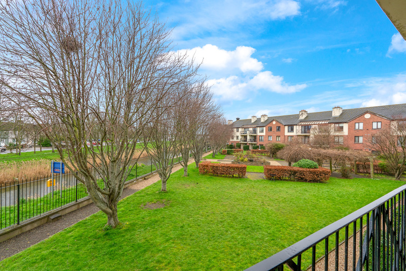 Photo of Grand Canal View, St. James Walk, Dublin 8, D08 F7A4