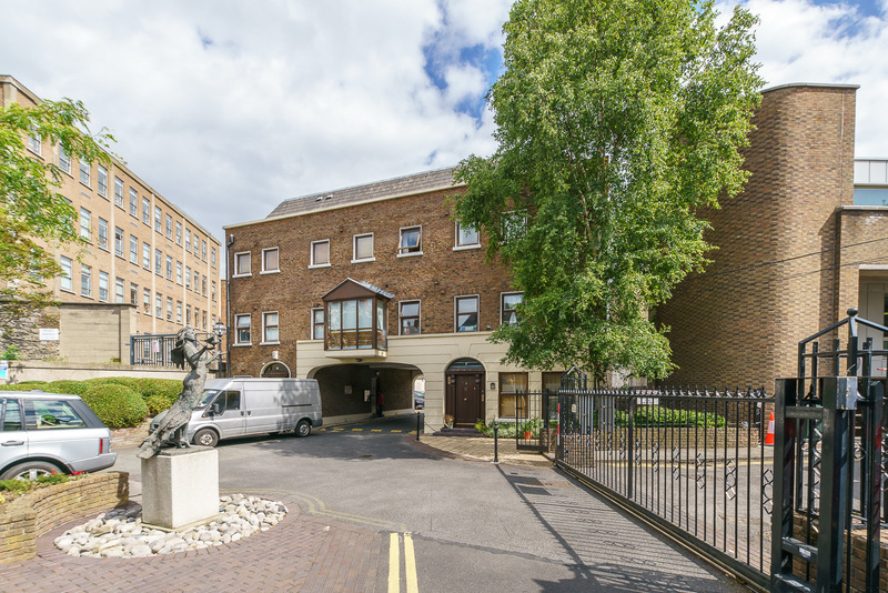 Photo of Windsor Court, Windsor Place, Pembroke Street, Dublin 2, D02 XT38