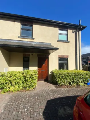 Photo of 46 Greenfields, Blackstick Road,, Roscommon, Co. Roscommon, F42X288