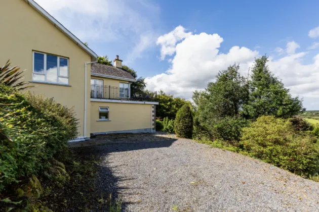 Photo of Hillside, Tinnacarrick, Newbawn, Co. Wexford, Y35P894