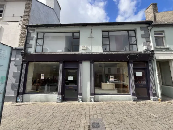 Photo of Main Street, Roscrea, Co. Tipperary, E53 VP76