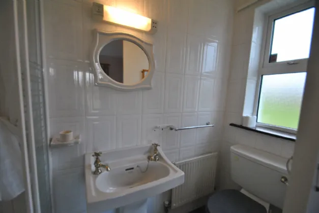 Photo of New Road, Roscrea, Co. Tipperary, E53 NX27