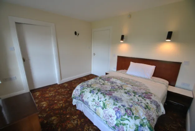 Photo of New Road, Roscrea, Co. Tipperary, E53 NX27