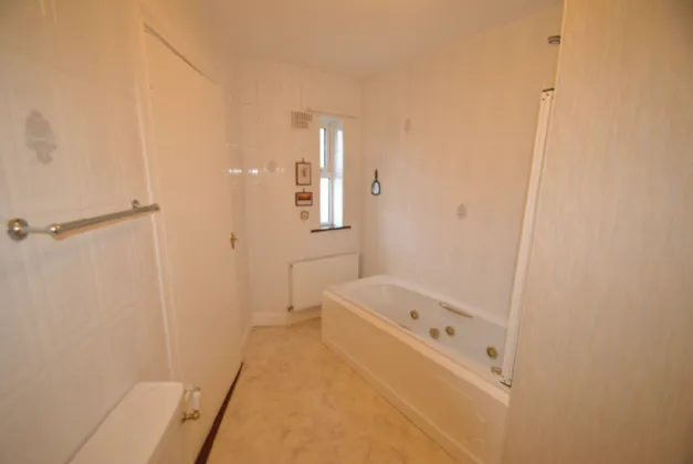 Photo of New Road, Roscrea, Co. Tipperary, E53 NX27