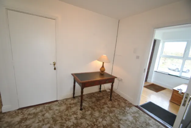 Photo of New Road, Roscrea, Co. Tipperary, E53 NX27