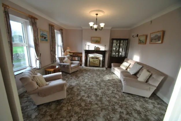 Photo of New Road, Roscrea, Co. Tipperary, E53 NX27