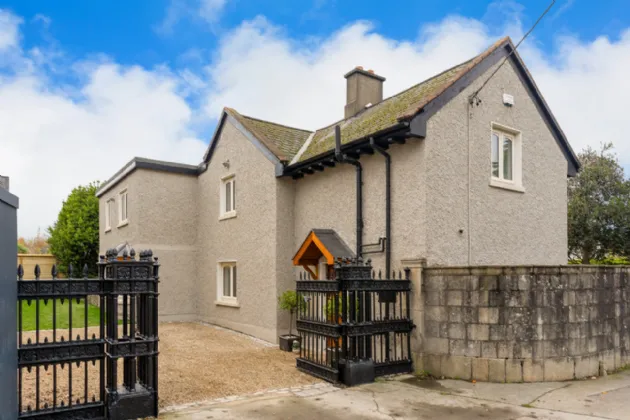 Photo of Belclare, Newtownpark Avenue, Blackrock, Co. Dublin, A94 X0K7