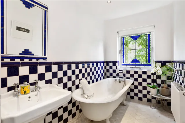 Photo of 6 Raglan Lane, Ballsbridge, Dublin 4, D04 V9F4