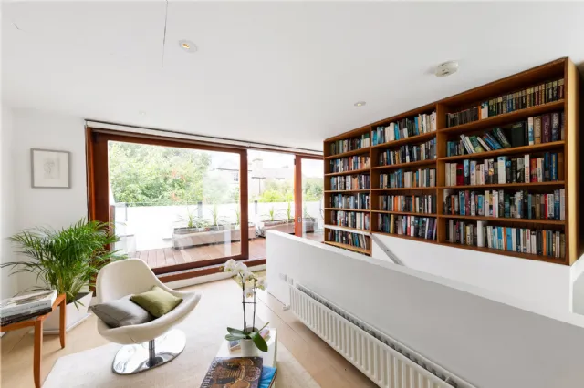 Photo of 6 Raglan Lane, Ballsbridge, Dublin 4, D04 V9F4