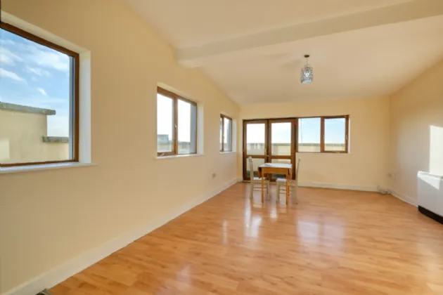 Photo of 27 Weavers Hall, Market Square, Longford, N39 V584