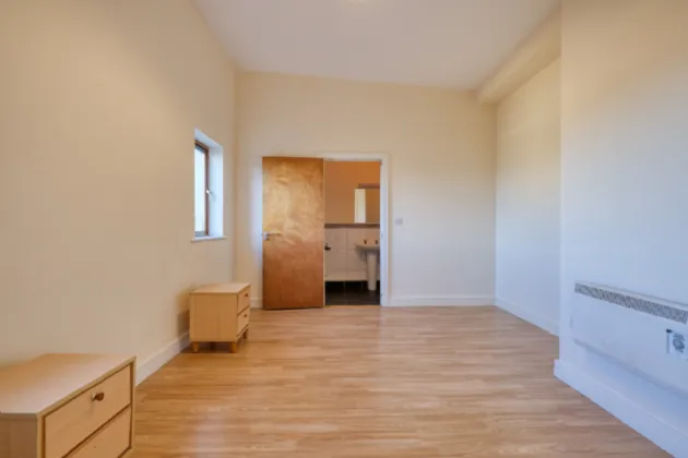 Photo of 27 Weavers Hall, Market Square, Longford, N39 V584