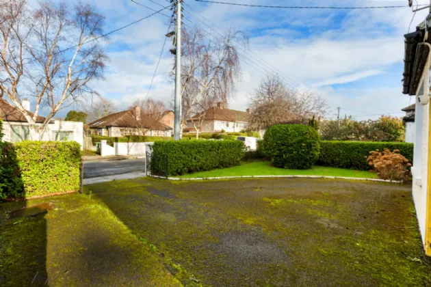 Photo of 33 Whitebarn Road, Churchtown, Dublin 14, D14 C659