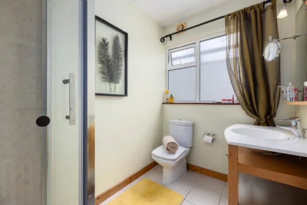 Photo of 12 Seafield, Shankill, Dublin 18, D18 Y277