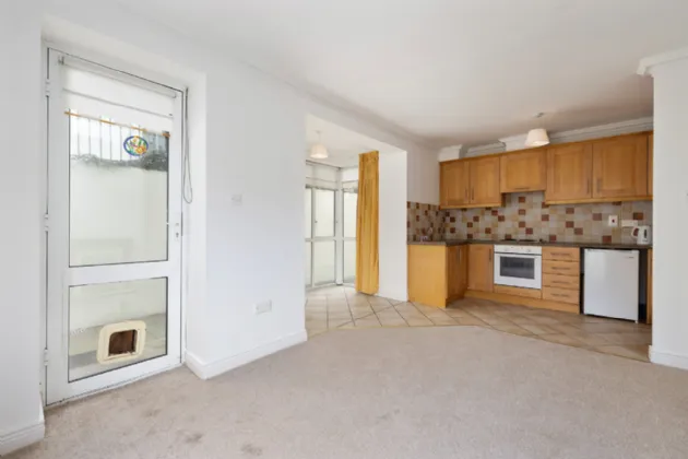 Photo of 15 Maryland House, Shankill, Dublin 18, D18 NF82