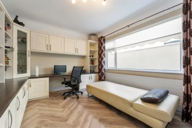 Photo of 4 Kerrymount Close, Foxrock, Dublin 18, D18 W8F5