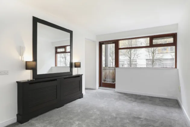 Photo of 11 Scarlet Row, Essex Street West, Temple Bar, Dublin 8, D08 Y2E1