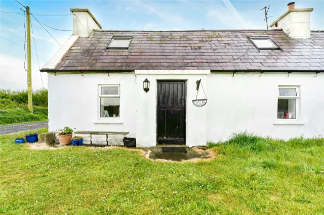 Photo of Moveen West, Kilkee, Co.  Clare, V15 Y897