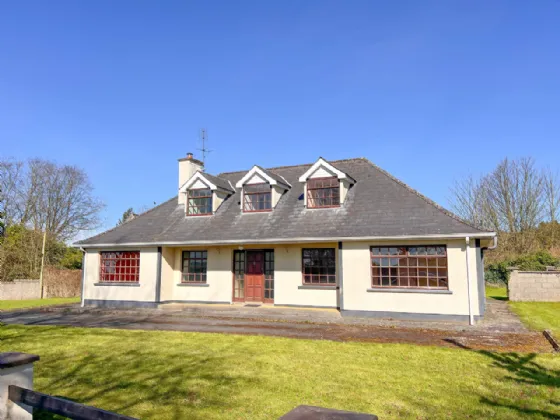 Photo of 1 Windsor Grove, Mill Road, Thurles, Co. Tipperary, E41 Y4E1