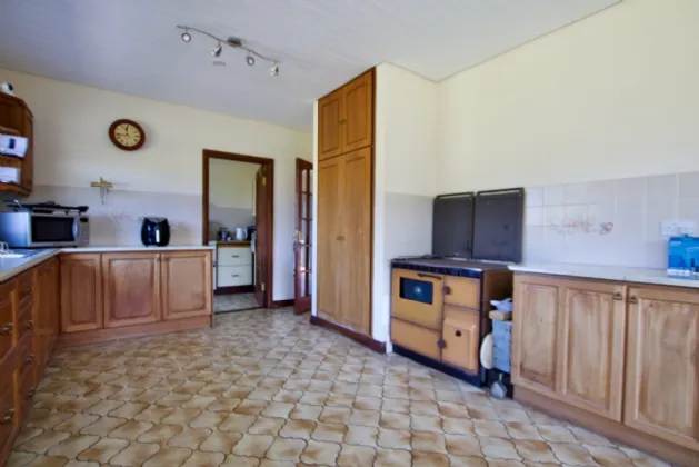 Photo of High Road, Ballykeeran, Athlone, Co. Westmeath, N37 V5W8