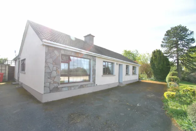 Photo of Mount Heaton, Roscrea, Co. Offaly, E53 TK50