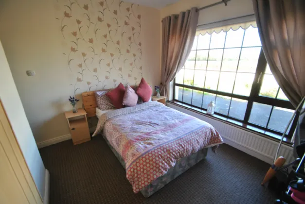 Photo of Mount Heaton, Roscrea, Co. Offaly, E53 TK50