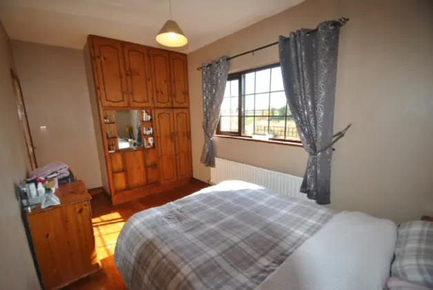 Photo of Mount Heaton, Roscrea, Co. Offaly, E53 TK50