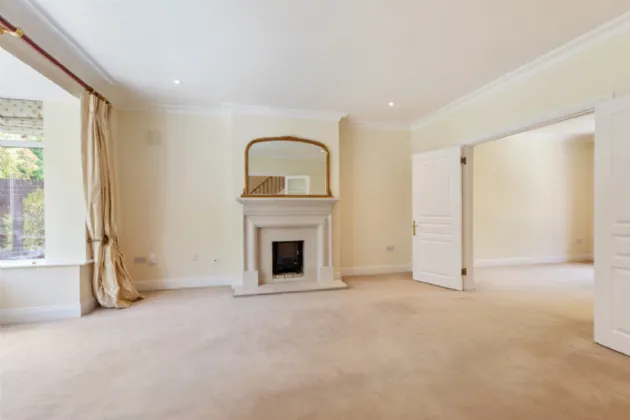 Photo of 13 Holmwood, Cabinteely, Dubin 18, D18 XV63