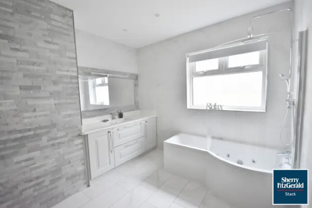 Photo of 15 Woodview, Listowel, Co Kerry, V31EE76