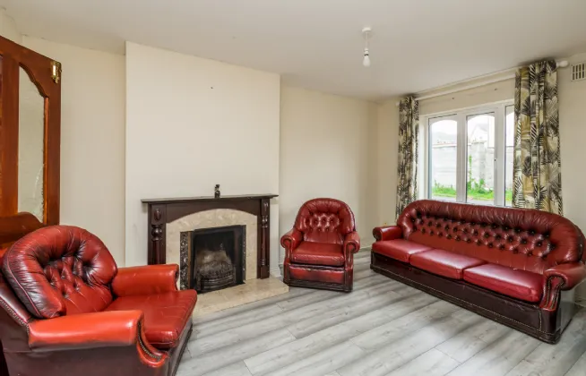 Photo of 5 Bank Gardens, Henry Street, Roscommon, F42F884