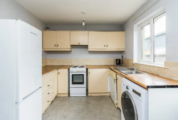 Photo of 5 Bank Gardens, Henry Street, Roscommon, F42F884