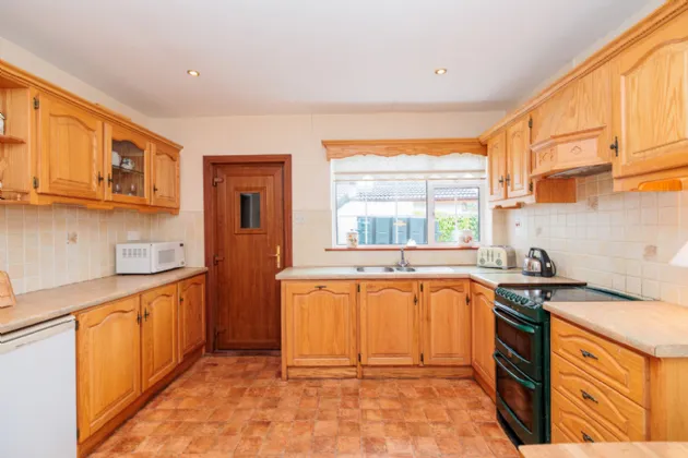 Photo of 12 Oakwood, Kilfera, Bennettsbridge Road, Kilkenny, R95 D2XH