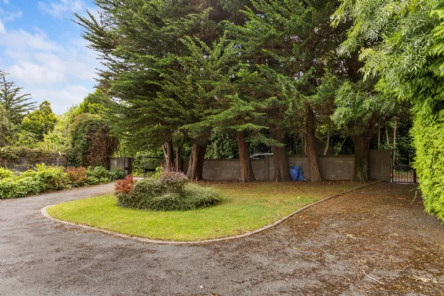 Photo of Rockton, Old Bray Road, Foxrock, Dublin 18, D18 W2N9