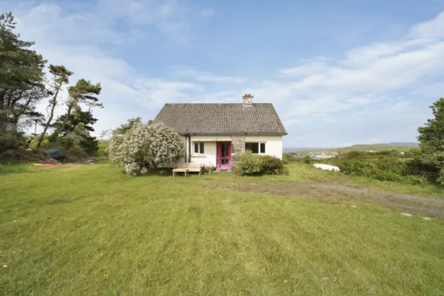 Photo of Cairn Cottage, Rinnaraw, Portnablagh, Co. Donegal, F92X6C1