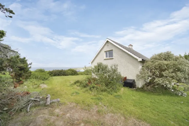 Photo of Cairn Cottage, Rinnaraw, Portnablagh, Co. Donegal, F92X6C1