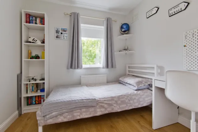 Photo of 28 Woodstown Drive, Knocklyon, Dublin 16, D16 W680