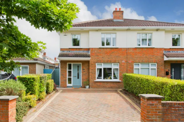 Photo of 28 Woodstown Drive, Knocklyon, Dublin 16, D16 W680