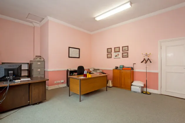 Photo of Clinton's, 25-27 Parnell Street, Clonmel, Co. Tipperary, E91X2V5