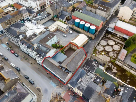 Photo of Clinton's, 25-27 Parnell Street, Clonmel, Co. Tipperary, E91X2V5