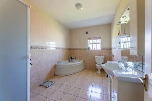 Photo of Giantsgrave, Cashel Road, Clonmel, Co. Tipperary, E91 NP08