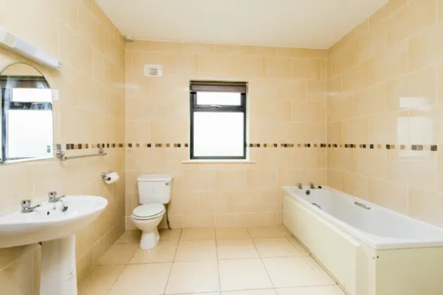 Photo of Killinordanbeg, Scramogue, Co. Roscommon, F42F656