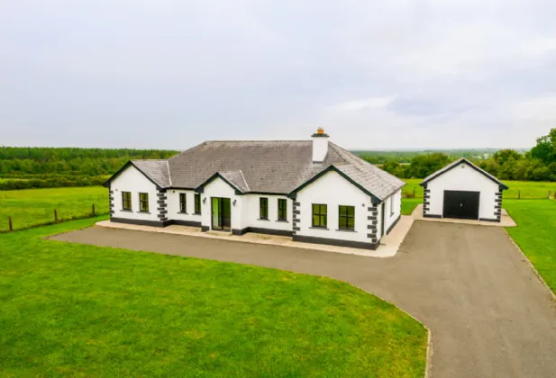 Photo of Killinordanbeg, Scramogue, Co. Roscommon, F42F656