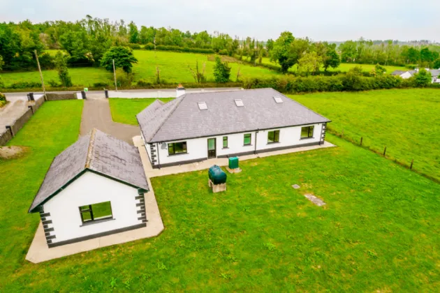 Photo of Killinordanbeg, Scramogue, Co. Roscommon, F42F656