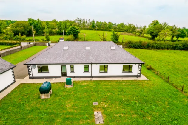 Photo of Killinordanbeg, Scramogue, Co. Roscommon, F42F656