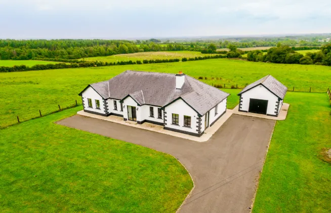 Photo of Killinordanbeg, Scramogue, Co. Roscommon, F42F656