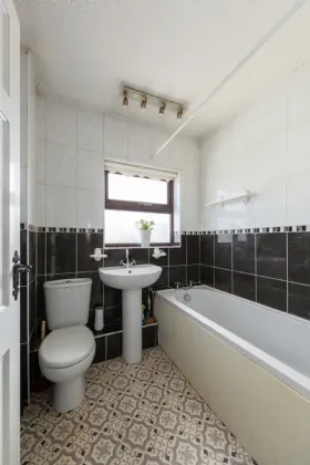 Photo of 18 Donomore Avenue, Killinarden, Tallaght, Dublin 24, D24 H5W4