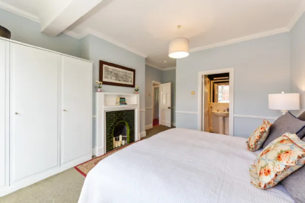 Photo of 4 Anglesea Road, Ballsbridge, Dublin 4, D04 N2A4