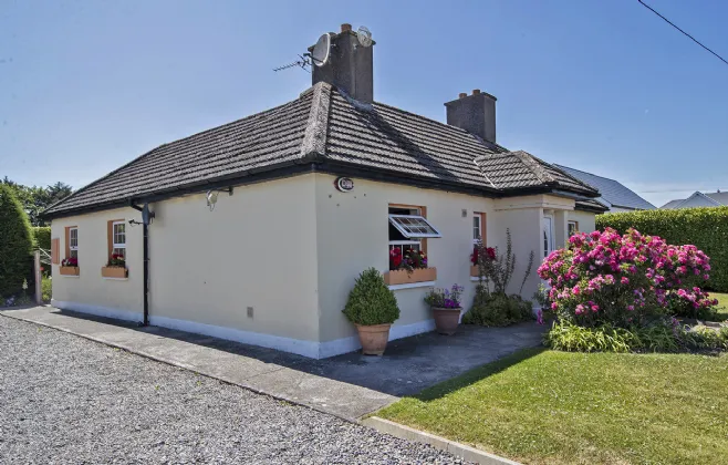 Photo of Yellow Shell Cottage, Ballyrandle, Dungarvan, Co Waterford, X35 X202
