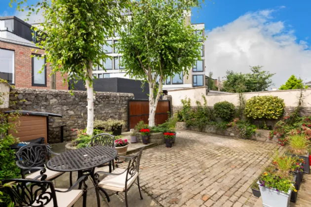 Photo of 6 Eglinton Terrace, Donnybrook, Dublin 4, D04 R9X6