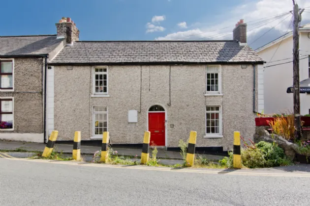 Photo of APT 1, APT 2 & APT 3, 8 High Road, Kilmainham Lane, Kilmainham, Dublin 8, D08 X9KN