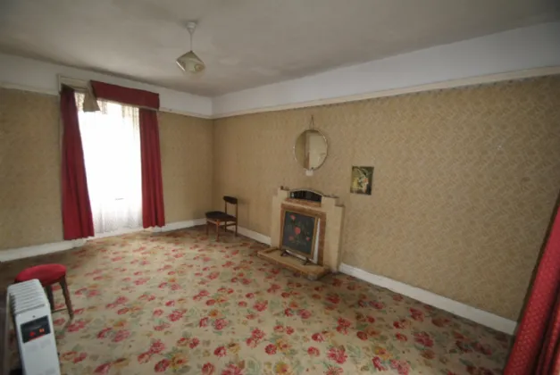 Photo of Main St, Shinrone, Birr, Co. Offaly, R42 N5F2